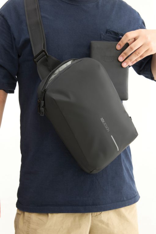 ⁦תיק בובי XD DESIGN Bobby Urban Sling⁩ – תמונה ⁦11⁩